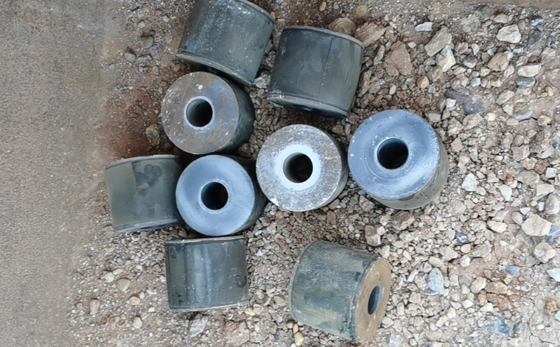 (二)假沖擊壓路機減震器揭底